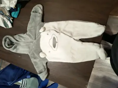 Enterito bebé con capucha gris - miniatura 1