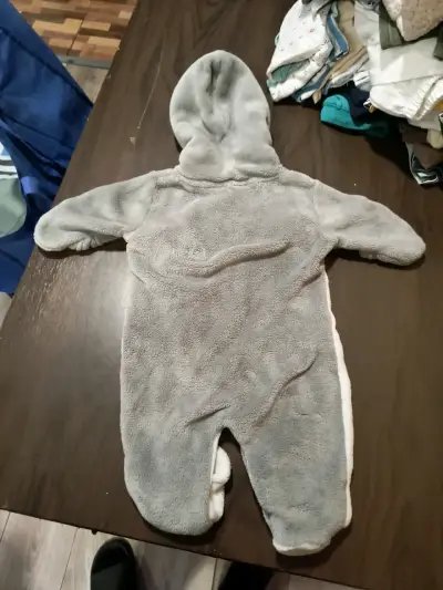 Enterito bebé con capucha gris - miniatura 2
