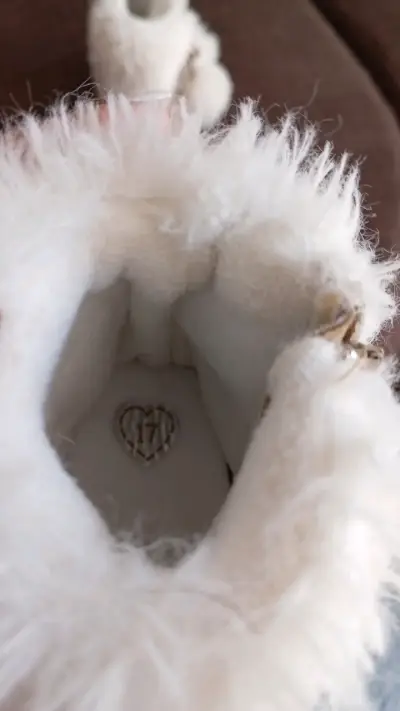 Botitas bebé beige con peluche - miniatura 2