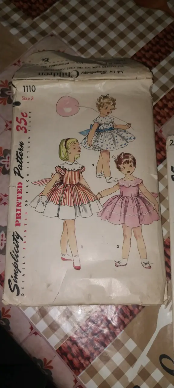 Patrón de vestido infantil Simplicity - 1