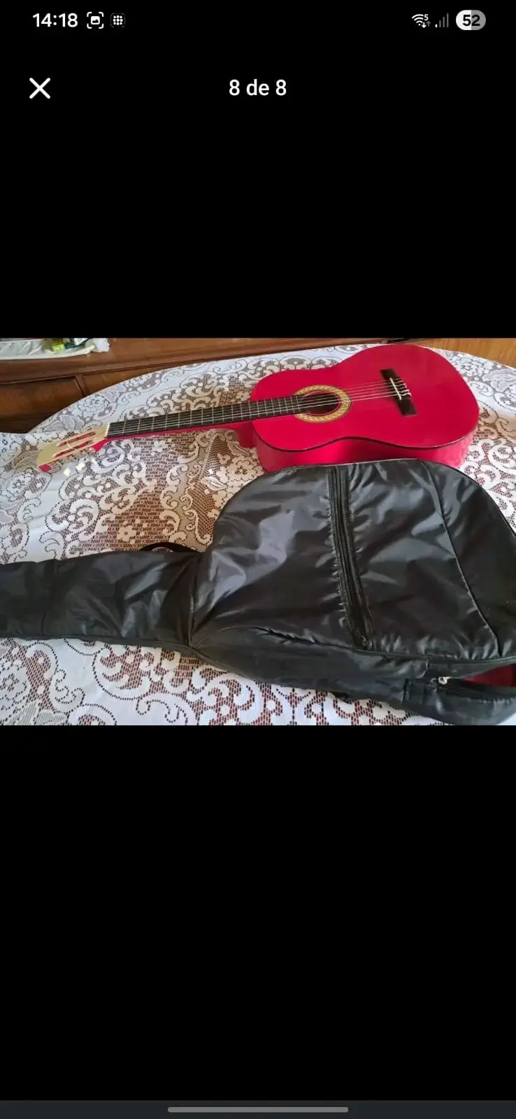 Guitarra acústica roja - 2
