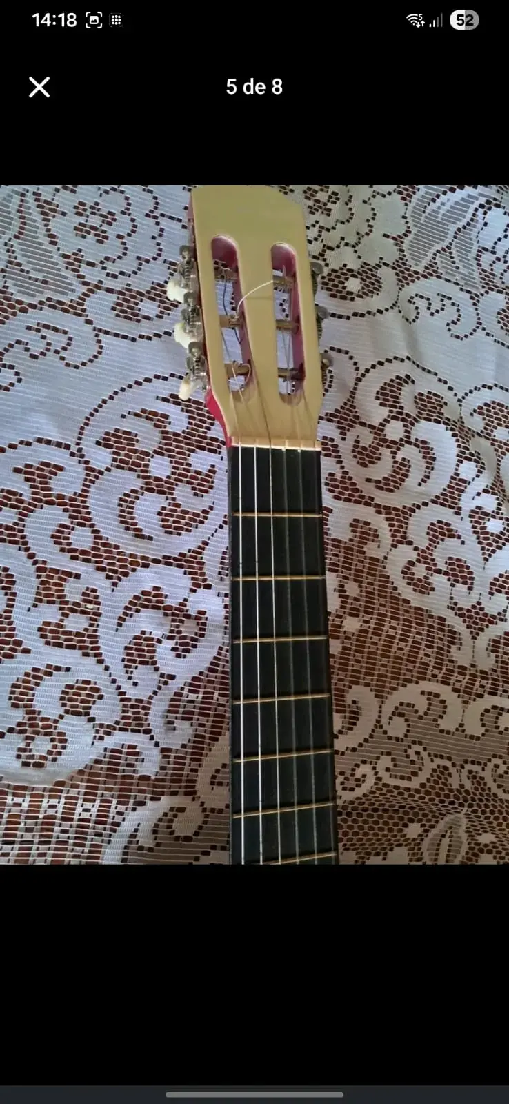 Guitarra acústica roja - 6