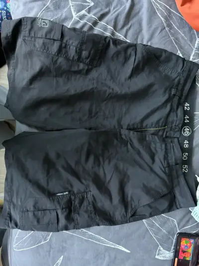 Shorts negros de cargo - miniatura 1
