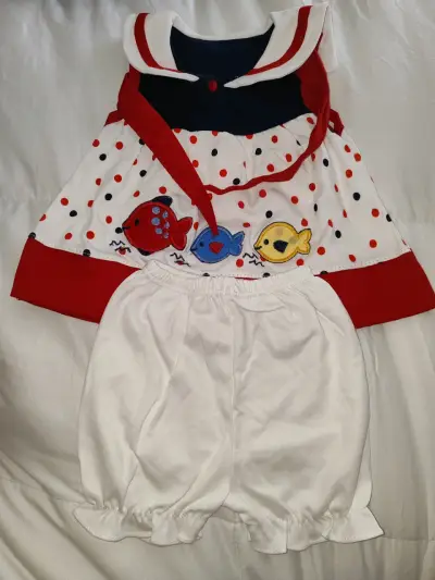 Vestido bebé con diseño de peces - miniatura 1