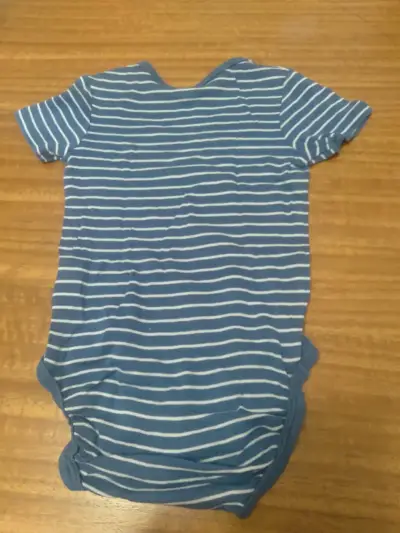 Body de bebé azul a rayas - miniatura 2