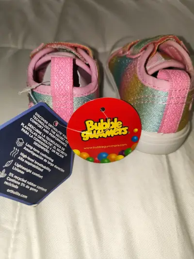 Zapatillas infantiles multicolor nuevas - miniatura 1