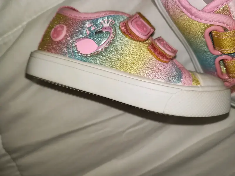 Zapatillas infantiles multicolor nuevas - 5