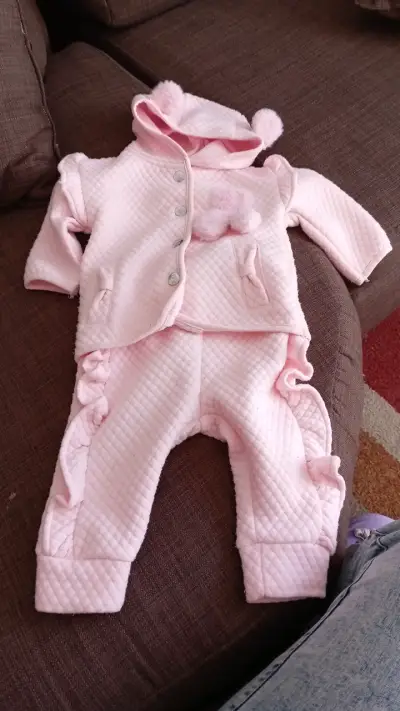 Conjunto rosa para bebé - miniatura 1