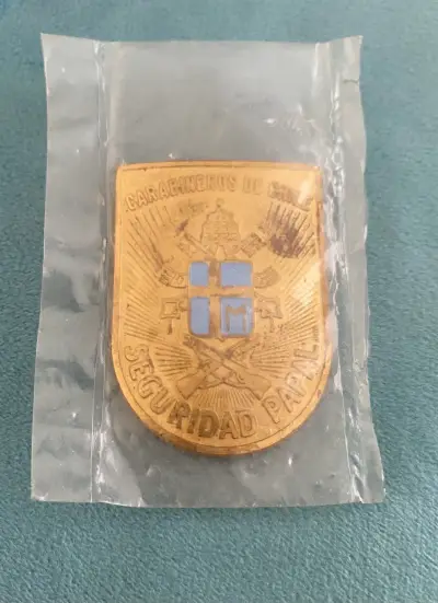 Piocha papal vista 1987 - miniatura 1