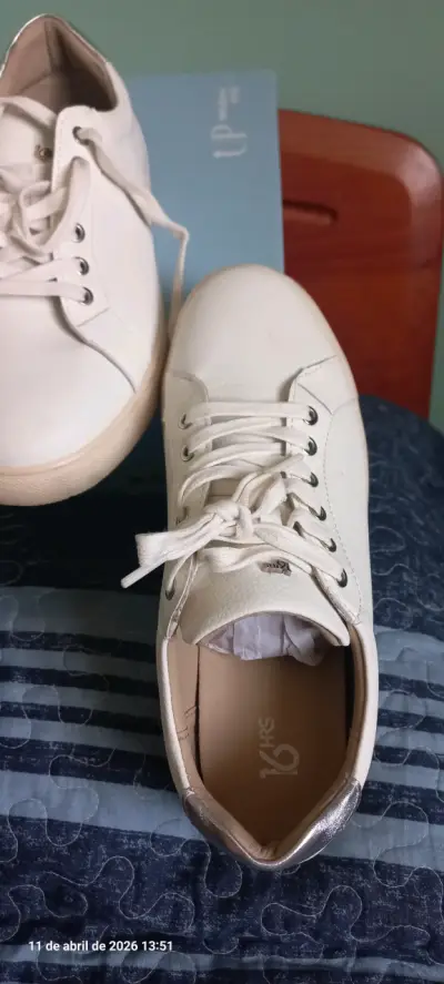 Zapatillas blancas casuales marca 16 hrs - miniatura 1