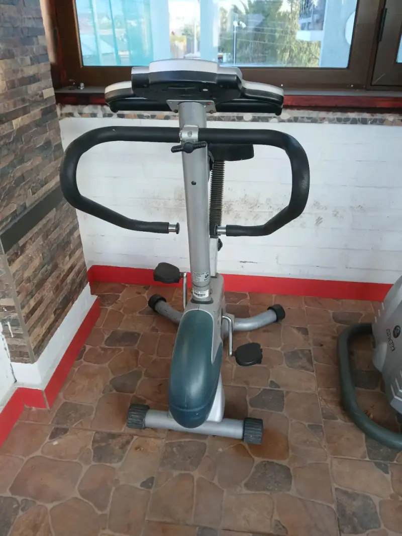 Bicicleta estática de ejercicio - 1