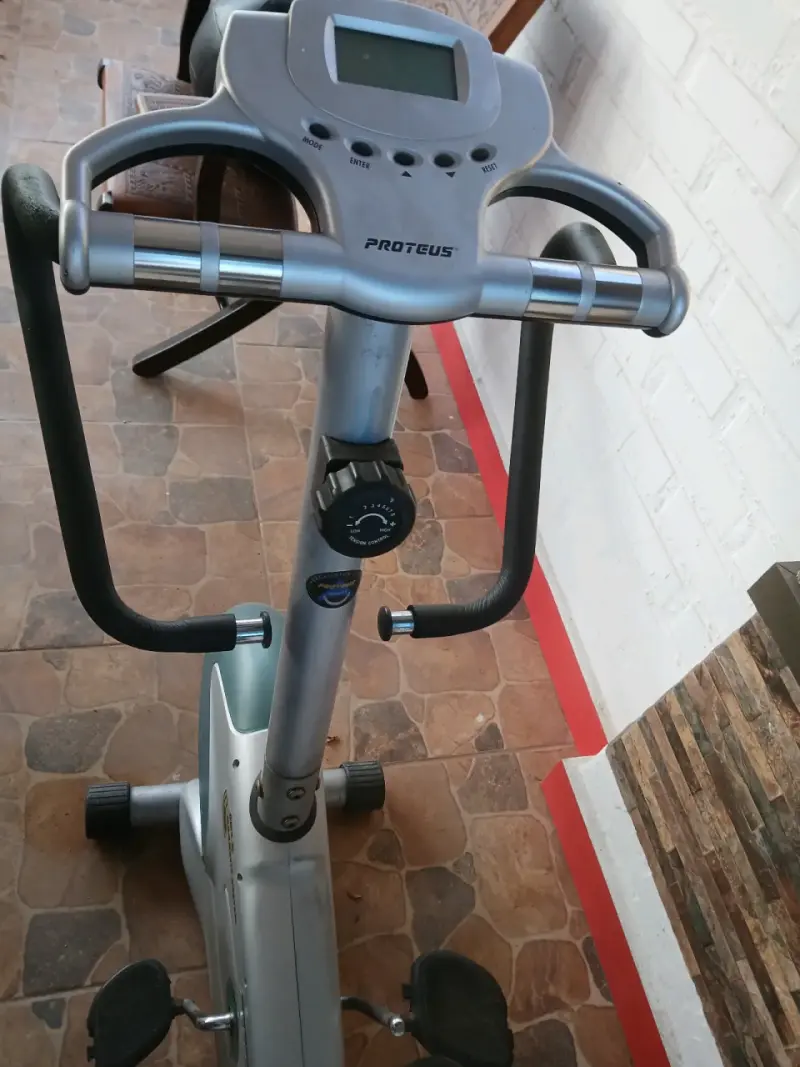 Bicicleta estática de ejercicio - 3