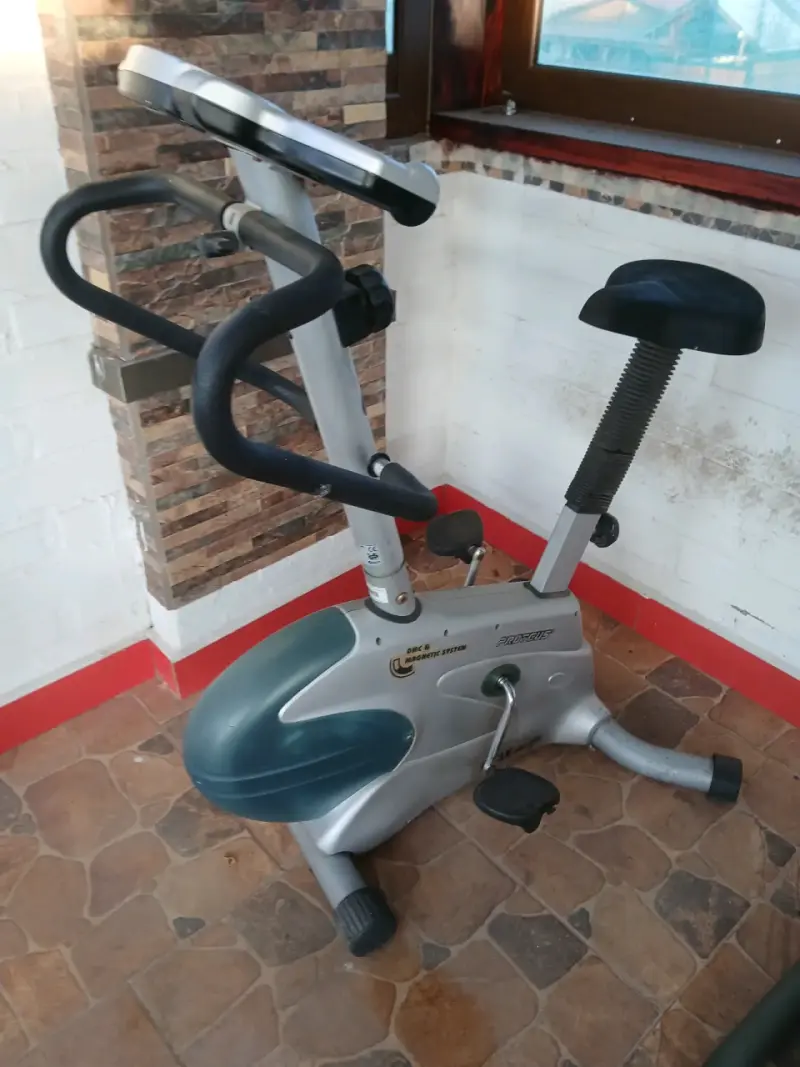 Bicicleta estática de ejercicio - 4