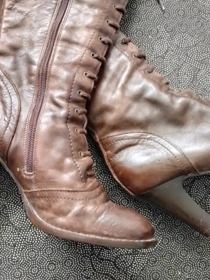 Botas altas de cuero café talla 38. - 5