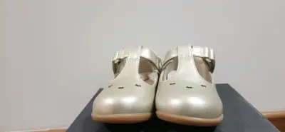 Zapatos bebé dorados talla 24 - miniatura 2