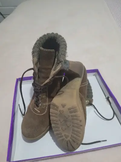 Botas marrones de invierno - miniatura 1