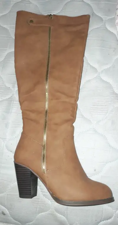 Botas altas marrón con cierre - miniatura 1