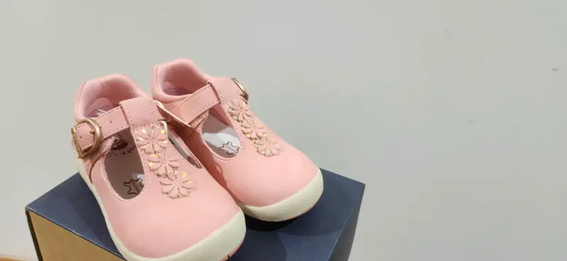 Zapatos rosa con flores para niña talla 23 - 4