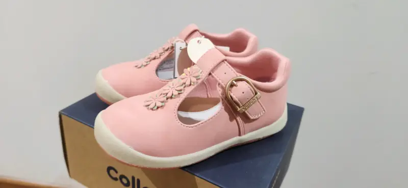 Zapatos rosados para niña talla 25