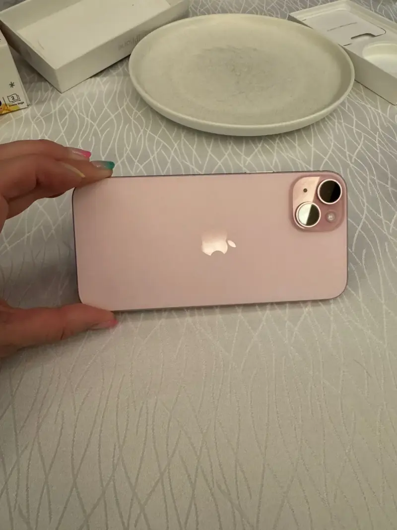 iPhone rosa en excelente estado - 1