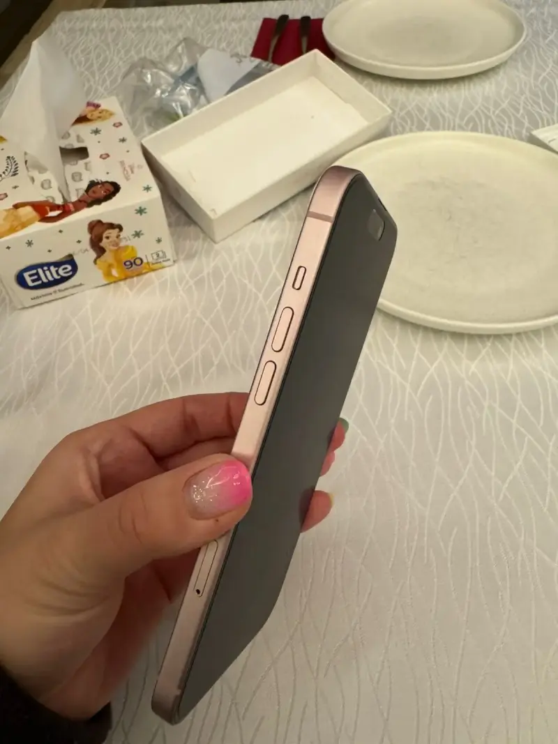 iPhone rosa en excelente estado - 3