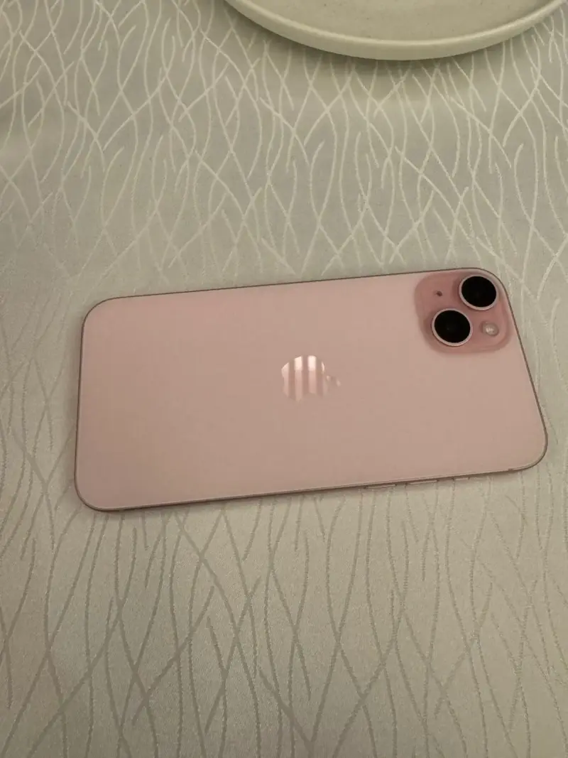 iPhone rosa en excelente estado - 4