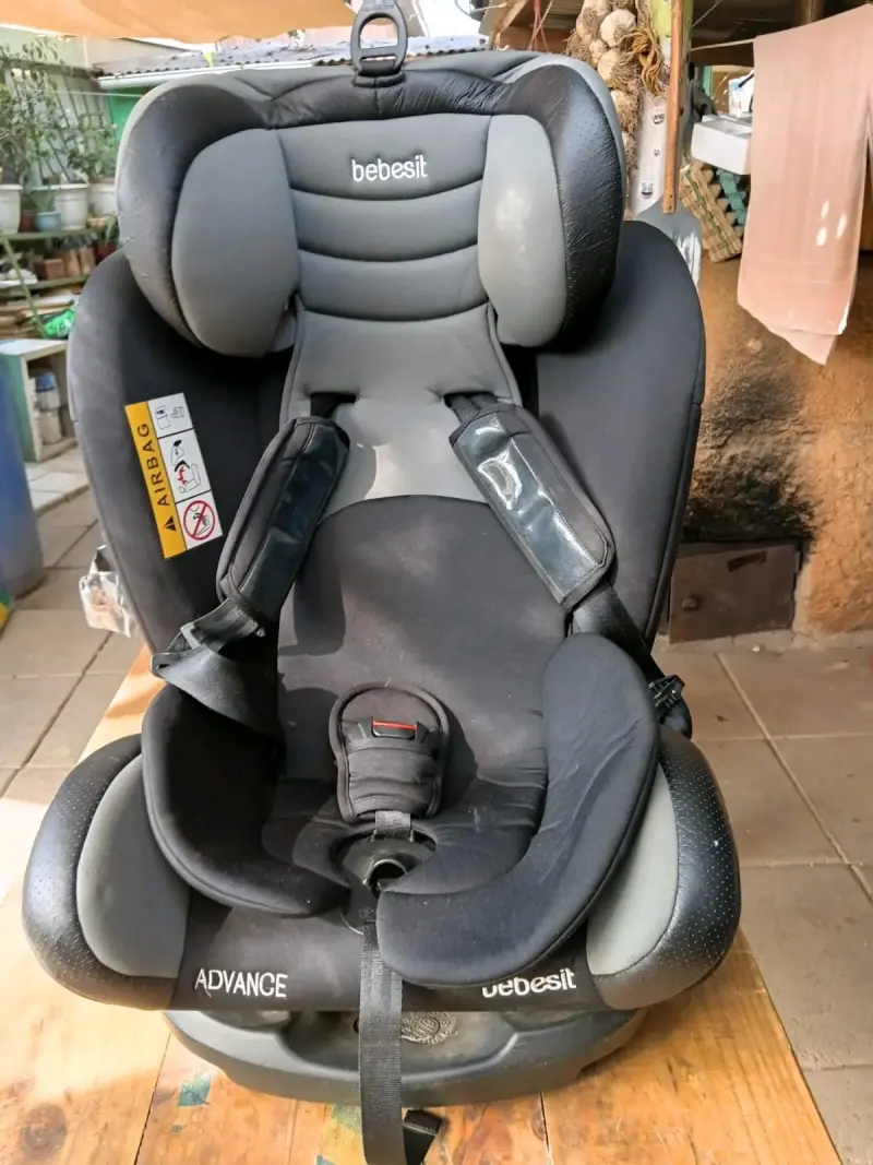 Silla de auto Bebesit negra - 2
