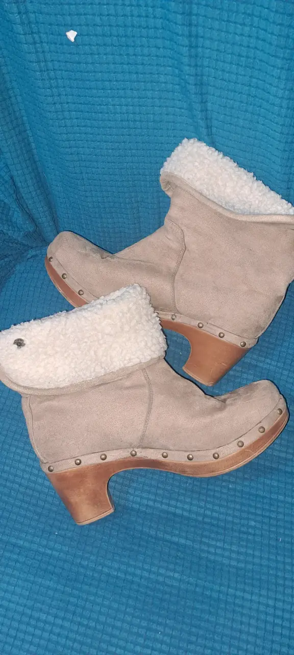 Botines de tacón beige con forro - 1