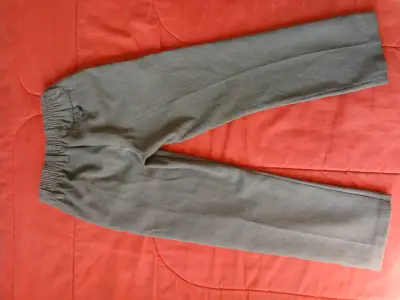 Pantalón gris clásico - miniatura 2