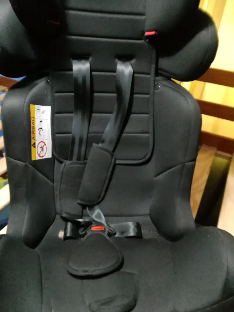 Silla de auto negra Cosco Kids - 4