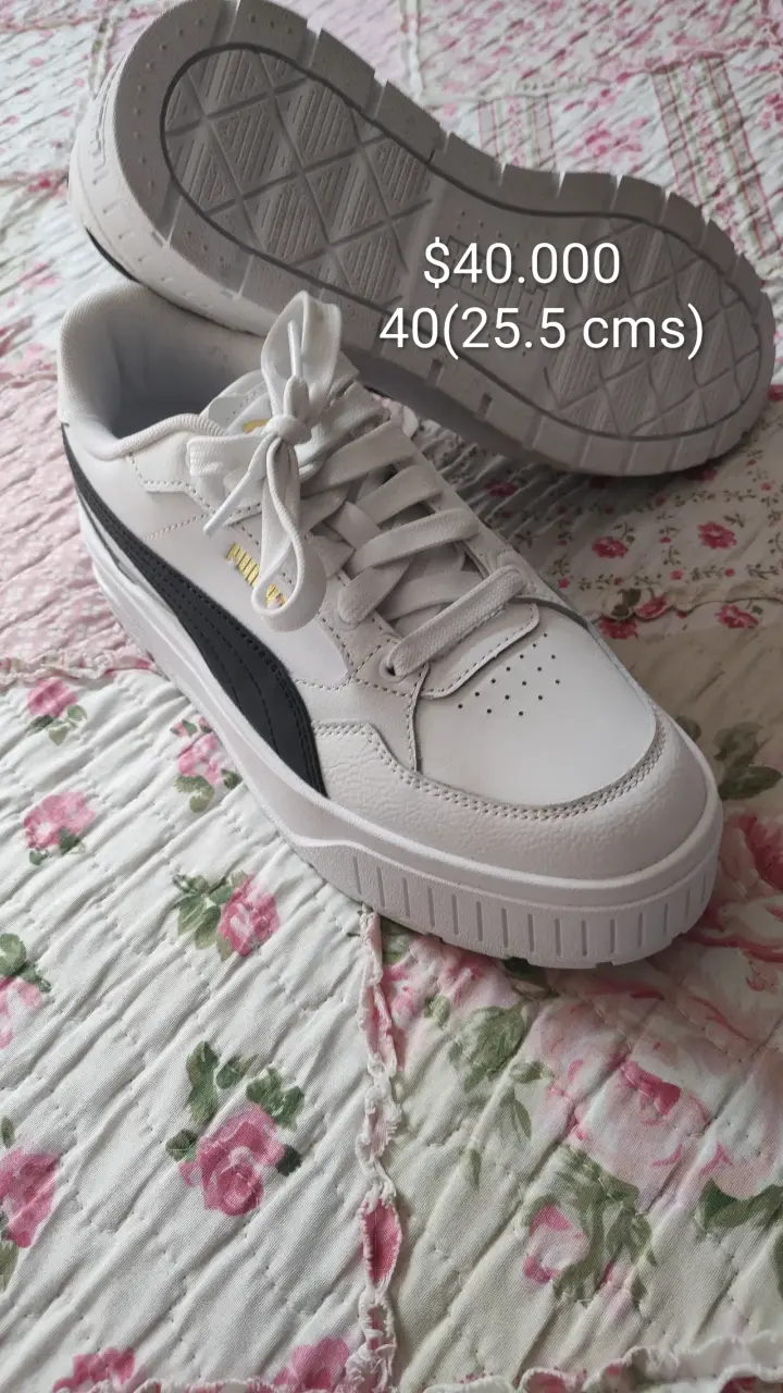 Zapatillas blancas deportivas