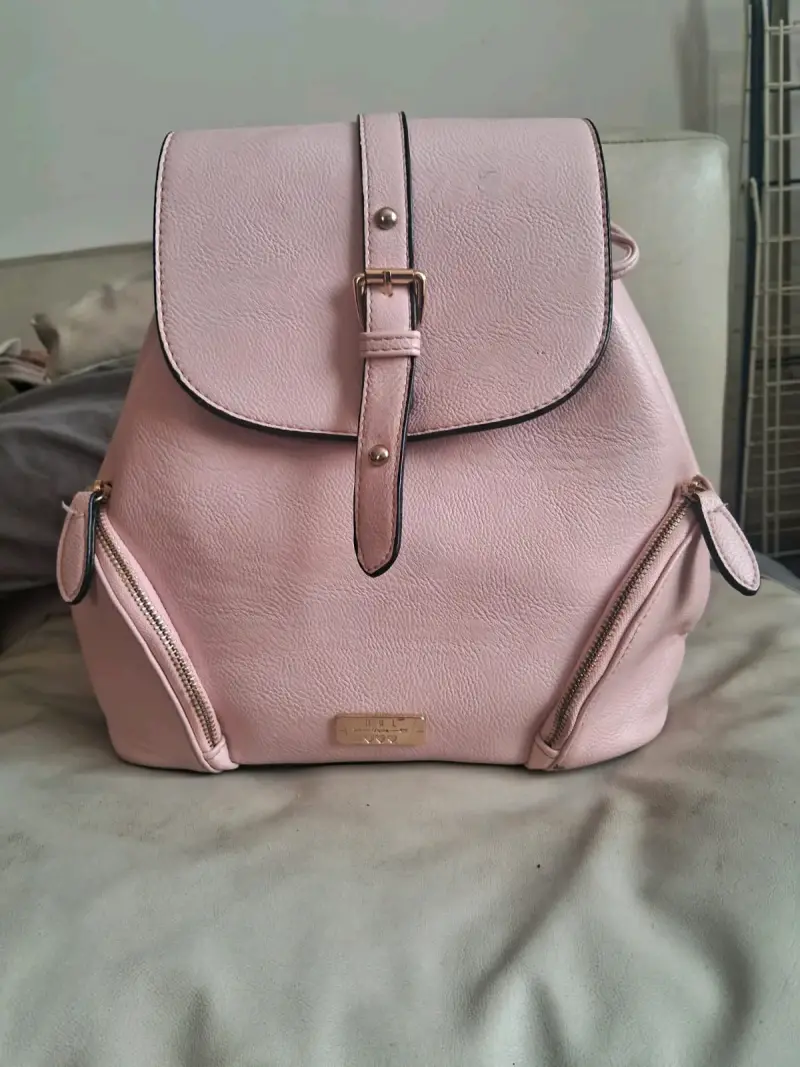 Mochila rosada elegante - 1