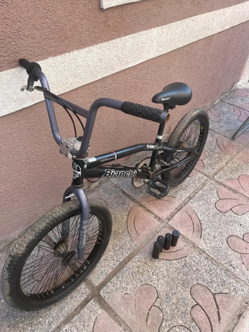 Bicicleta BMX negra usada - 2