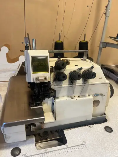 Máquina overlock GN6A usada - miniatura 1