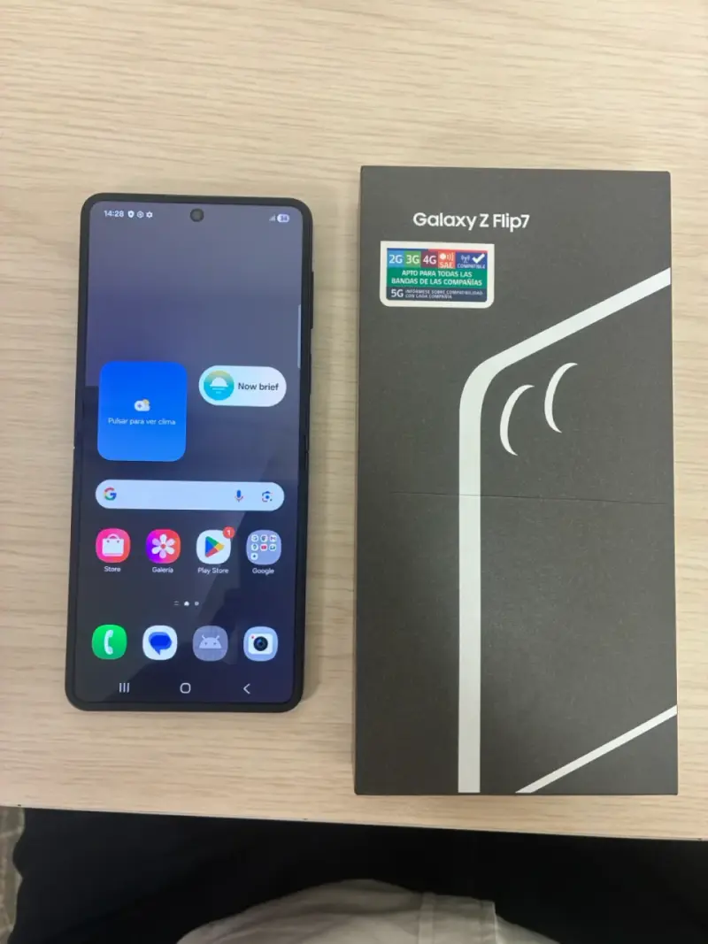 Celular Samsung Galaxy Z Flip7 256 gb - 2