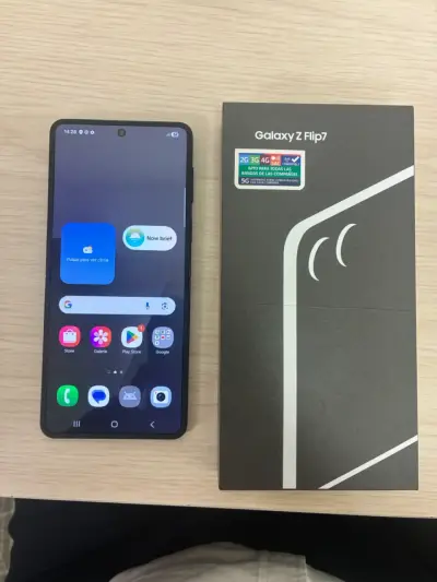 Celular Samsung Galaxy Z Flip7 256 gb - miniatura 2