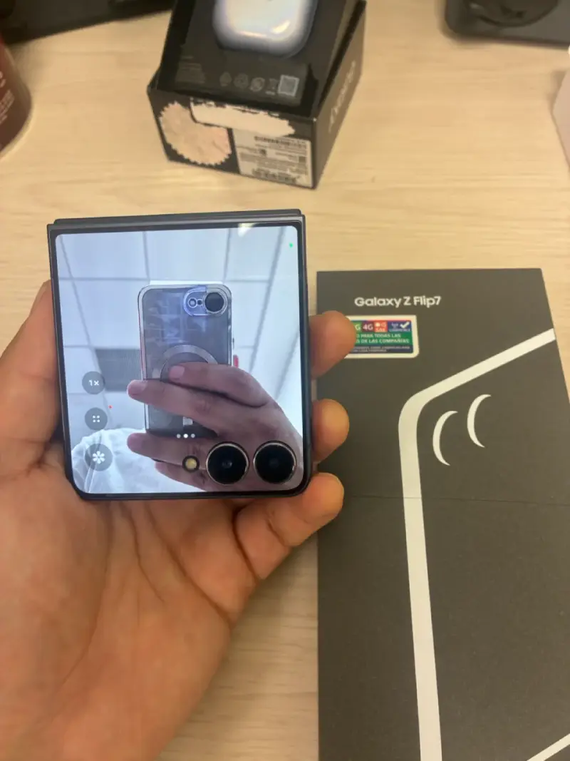 Celular Samsung Galaxy Z Flip7 256 gb - 3
