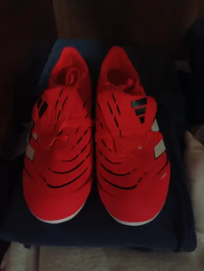 Zapatillas deportivas rojas - miniatura 1