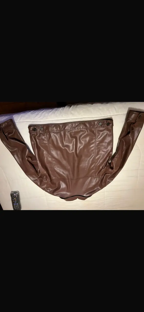 Chaqueta marrón de cuero sintético - 3