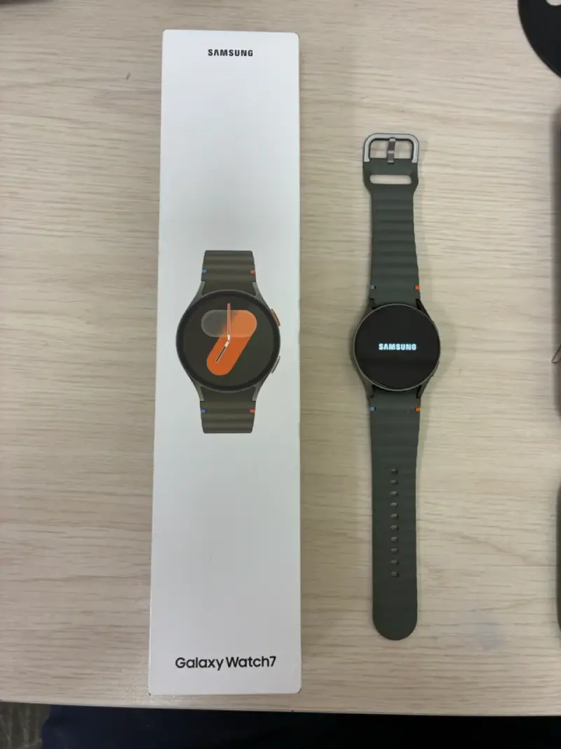 Samsung Galaxy Watch7 con accesorios - 4