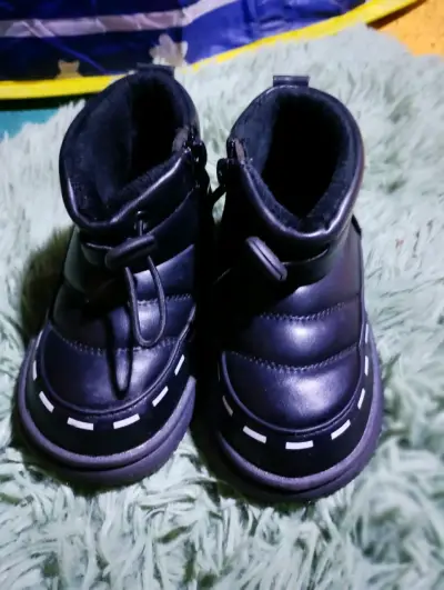Botines negros para niño - miniatura 1