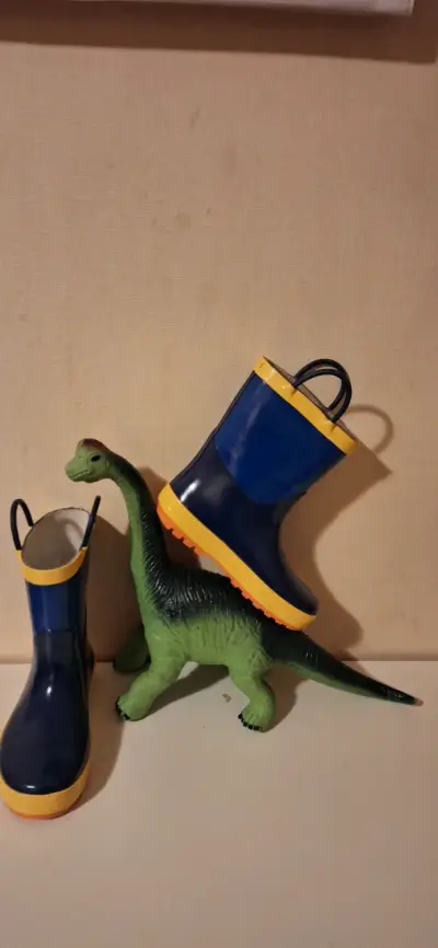 Botas de lluvia infantiles azul y amarillo - miniatura 4