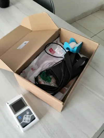 Holter para ritmo cardiaco - miniatura 1
