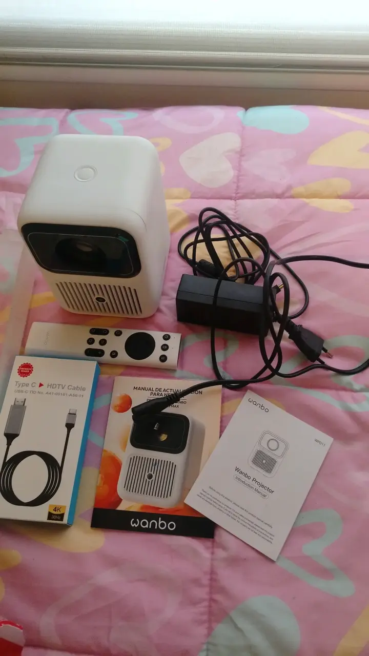 Proyector Wanbo con accesorios - 1