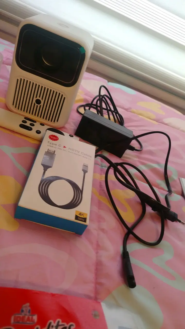 Proyector Wanbo con accesorios - 4