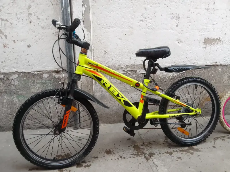 Bicicleta infantil Barbie rosada - 2