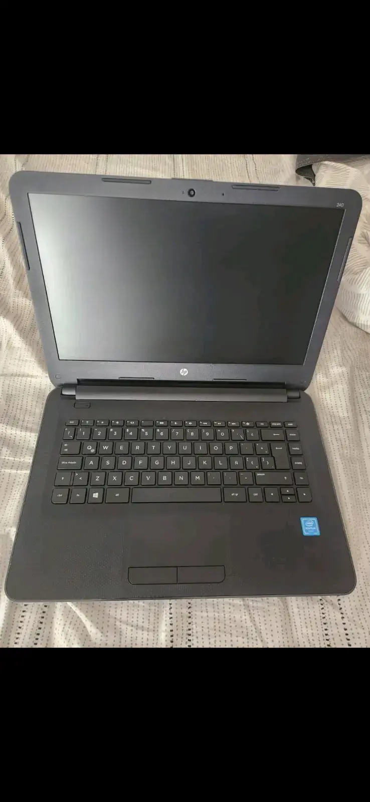 Laptop HP gris en buen estado - 2