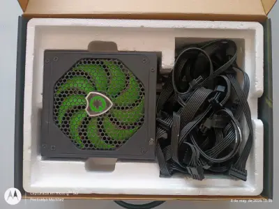Fuente de Poder GameMax 1050W - miniatura 3