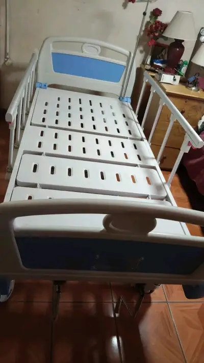 Cama clínica ajustable blanca - miniatura 2