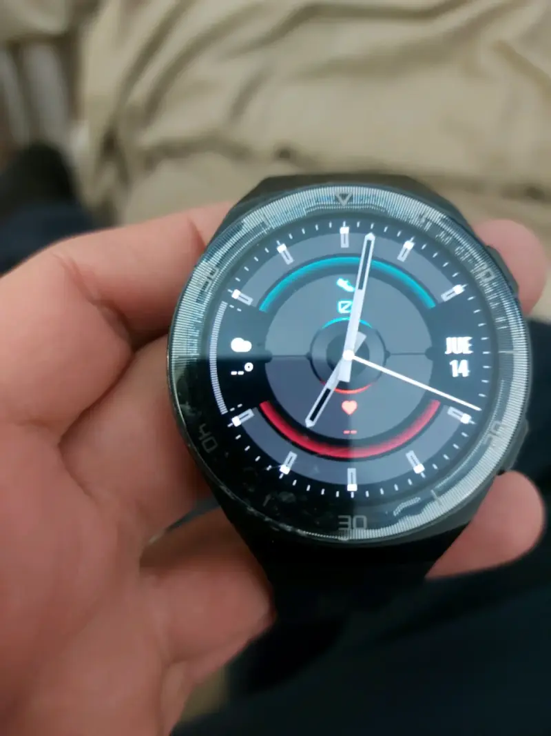 Smartwatch negro con pantalla táctil - 1